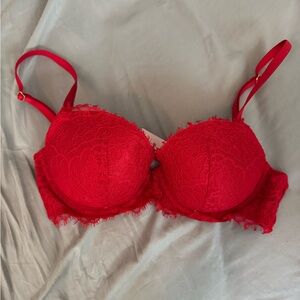 VICTORIA’S SECRET 32C